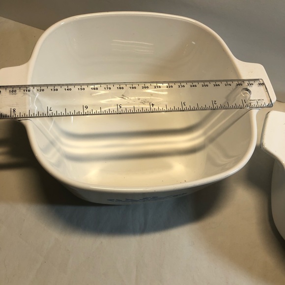Vintage Corning ware Dishes (no lids) 6 & 7 Cup Casserole Dishes made in Canada - Picture 9 of 10